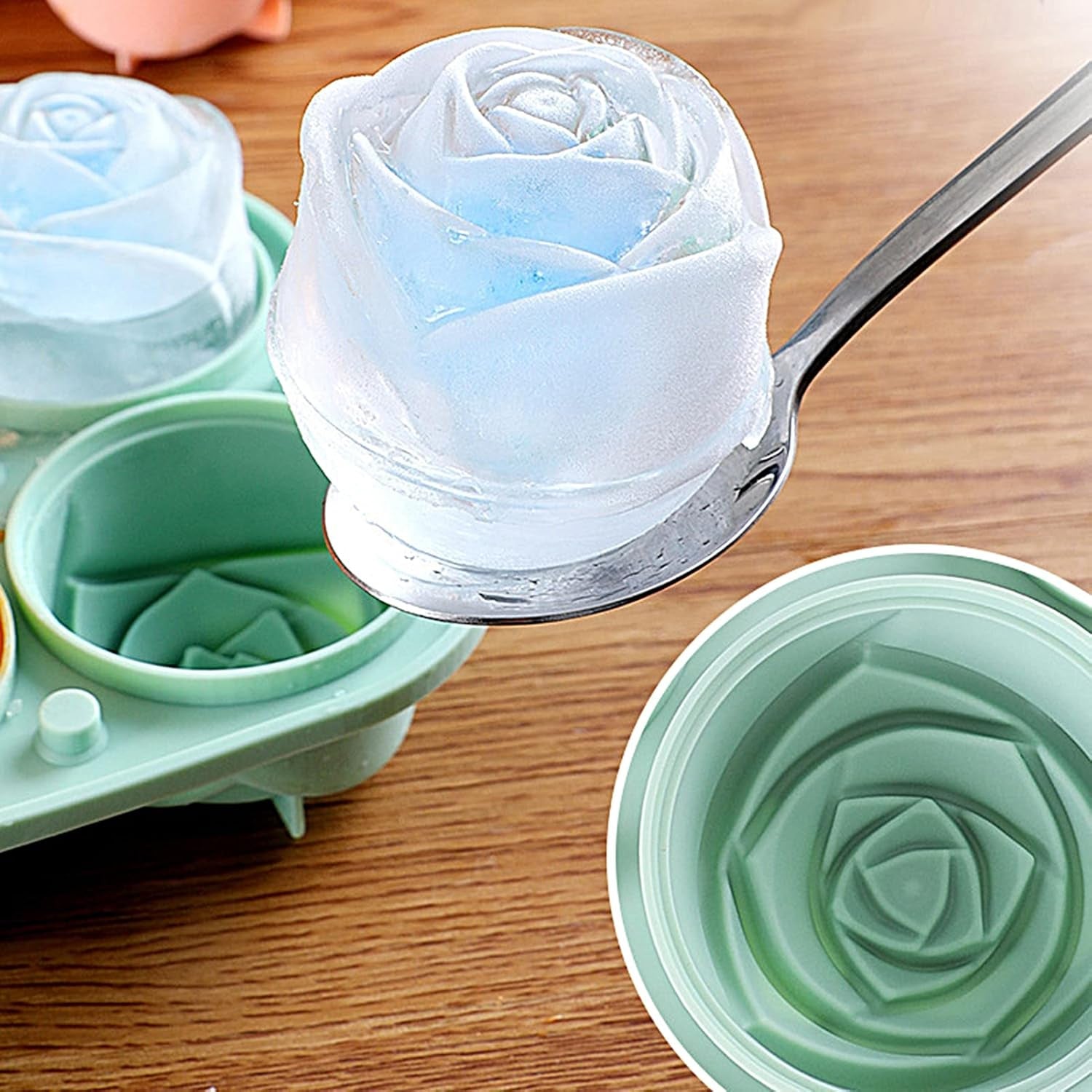 4-grid Rose-shape Ice Cube Tray Mold With Lid